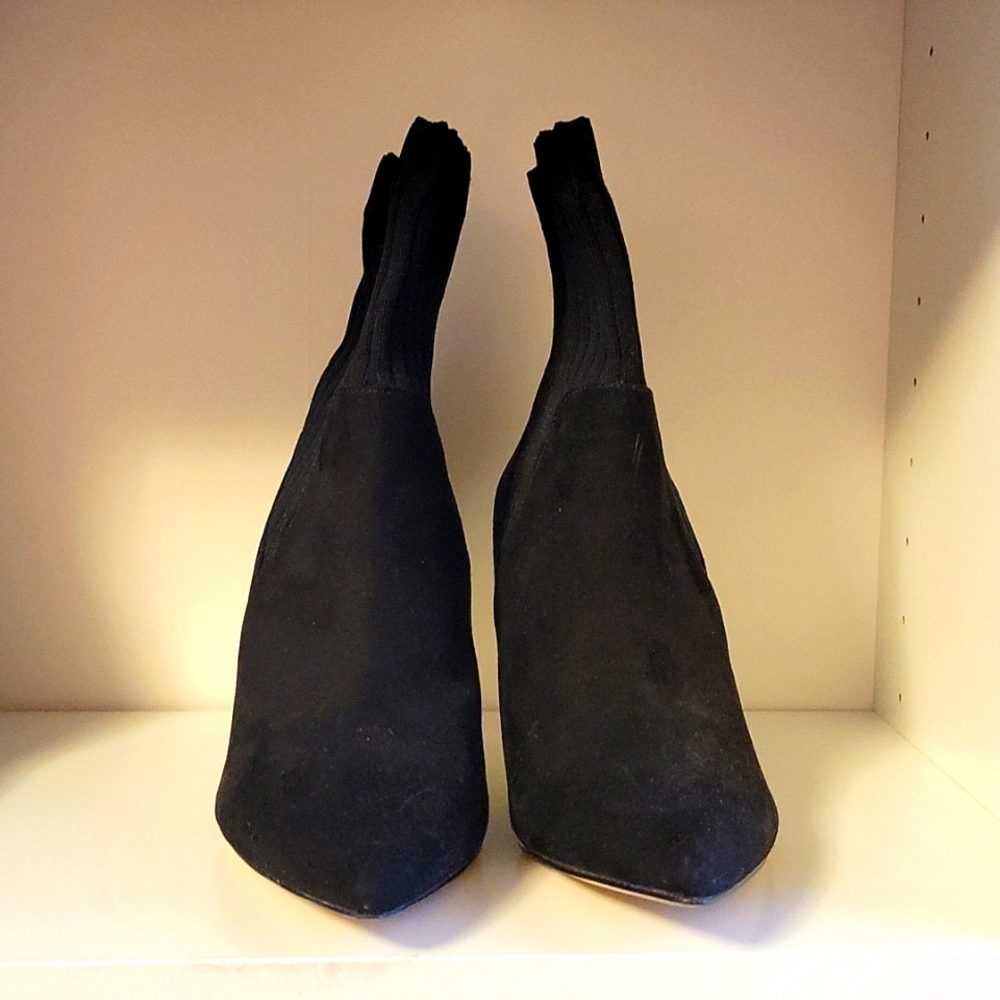 Boots size 8 (black)
